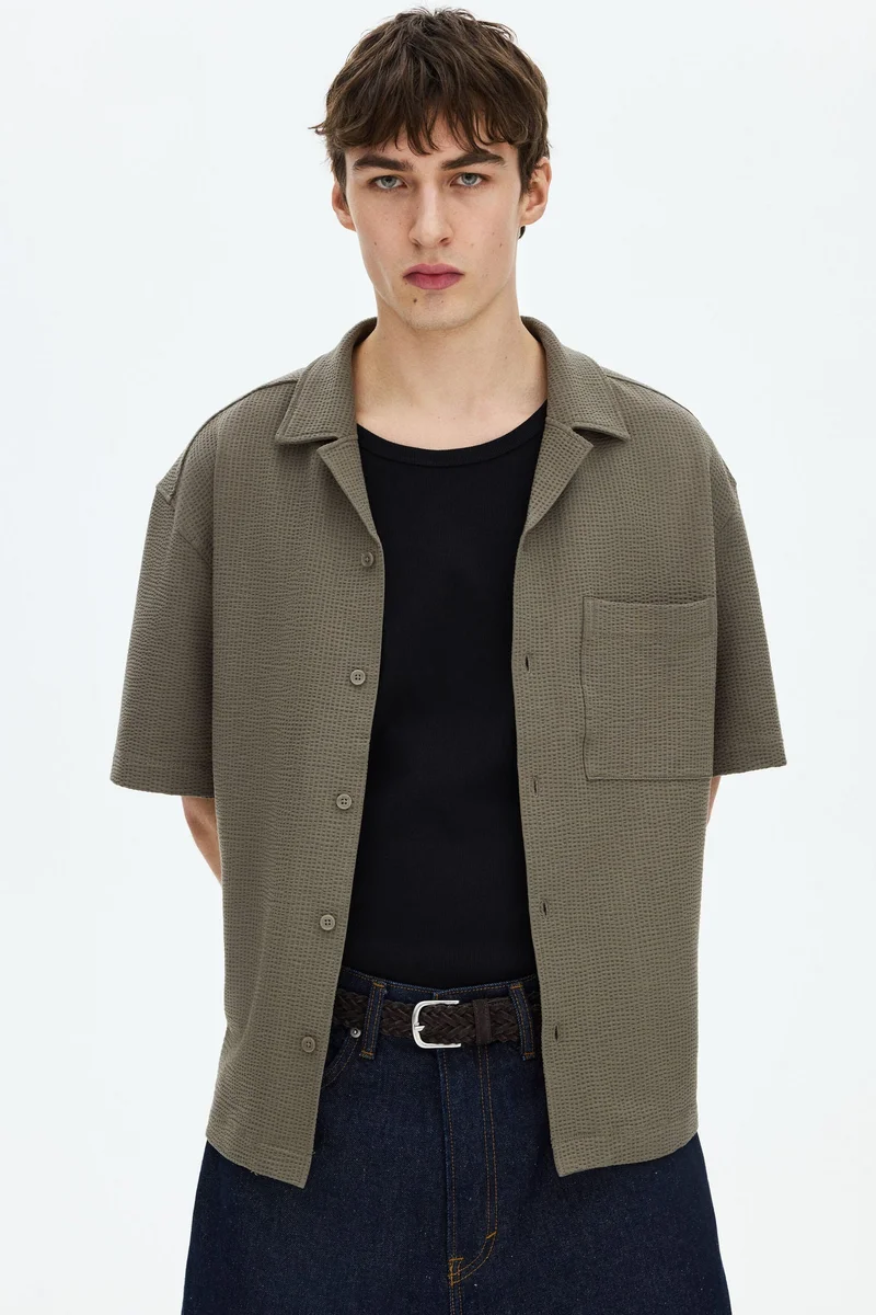 H&M Relaxed Fit Waffled resort shirt