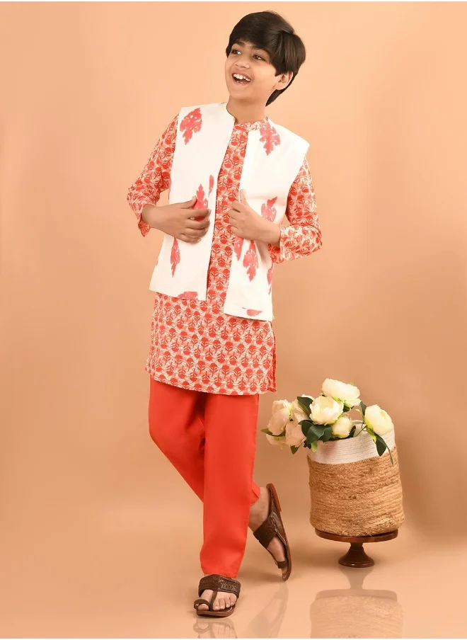 ليلك Printed Kurta Pajama Set with Nehru Jacket