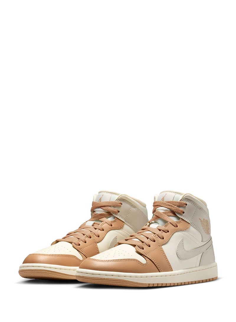 Jordan Air Jordan 1 Mid  - Image 3