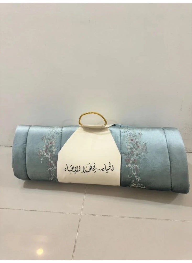 سجّادة مطرّزة بتصميم راقٍ وبألوان هادئة 2 سنتي  تضيف لمسة جمال وفخامة لأي مكان