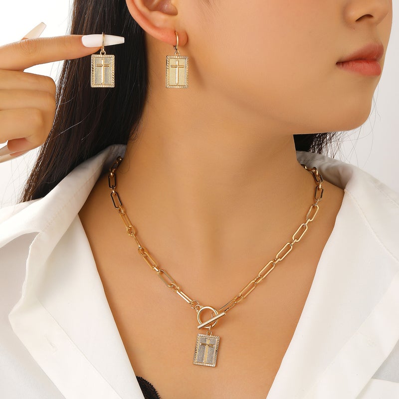 طقم قلادة وأقراط من ofeankri بتصميم صليب مربع ومشبك OT وسلسلة مشبك ورق وقلادة الترقوة