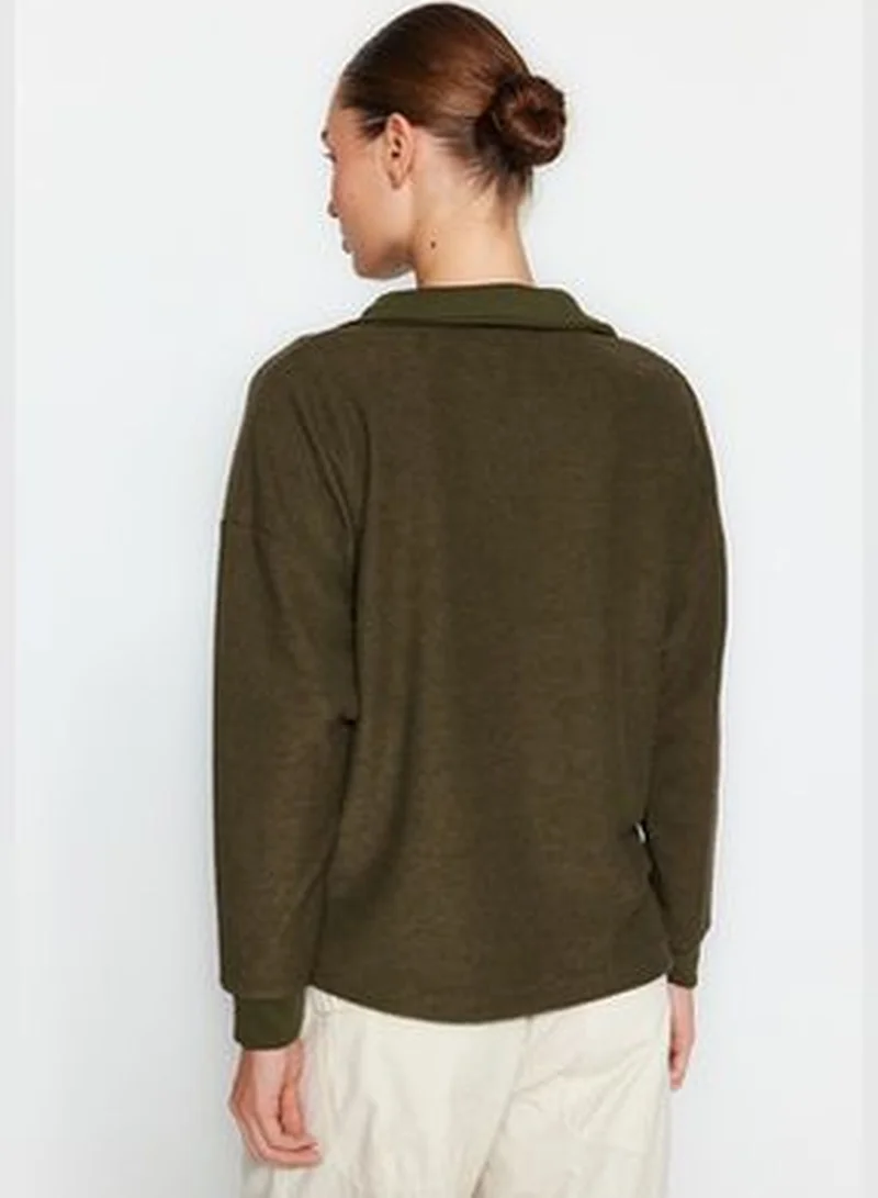 trendyol Khaki With Contrast Fabric Detail Polo Collar Regular/Regular Knitted Sweatshirt TWOAW24SW00062
