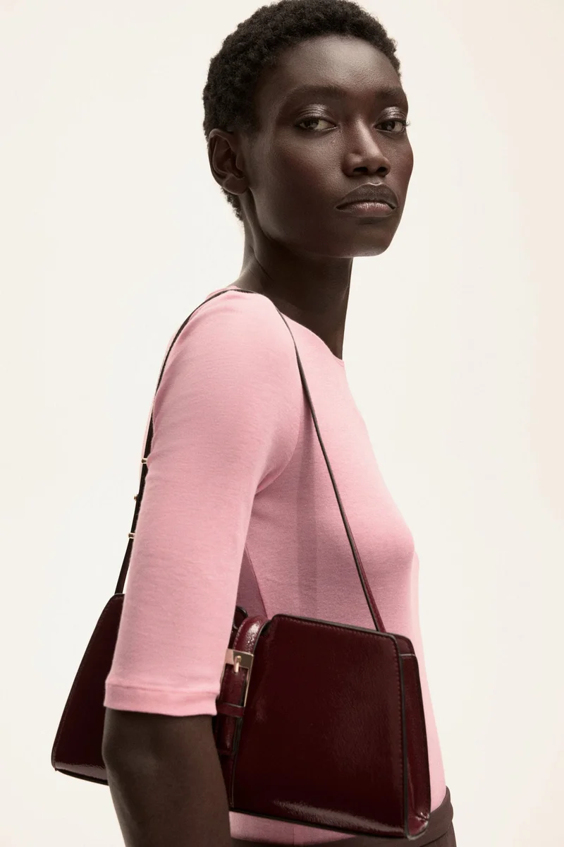 اتش اند ام تي-شيرت من قطن بيما