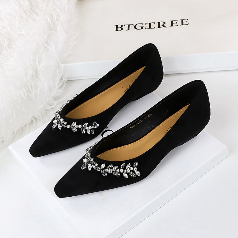 3683-H68 French Entry-Luxury Pointed Diamond Chain Decorative Single-Layer Shoes Suede Shallow Wedge Low Heel All-Match Women'S Single-Layer Shoes - Image 2