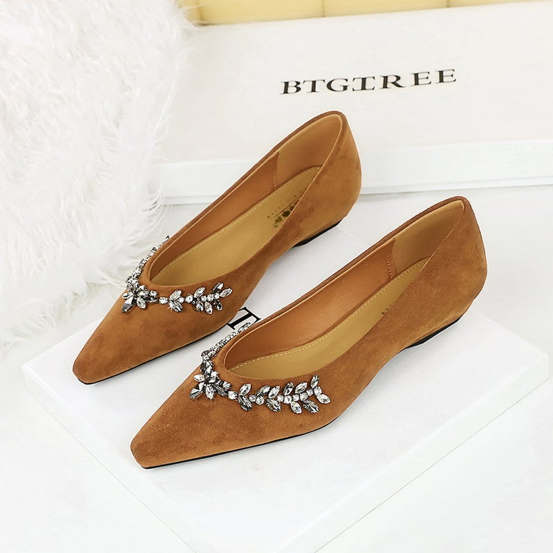 3683-H68 French Entry-Luxury Pointed Diamond Chain Decorative Single-Layer Shoes Suede Shallow Wedge Low Heel All-Match Women'S Single-Layer Shoes - Image 4