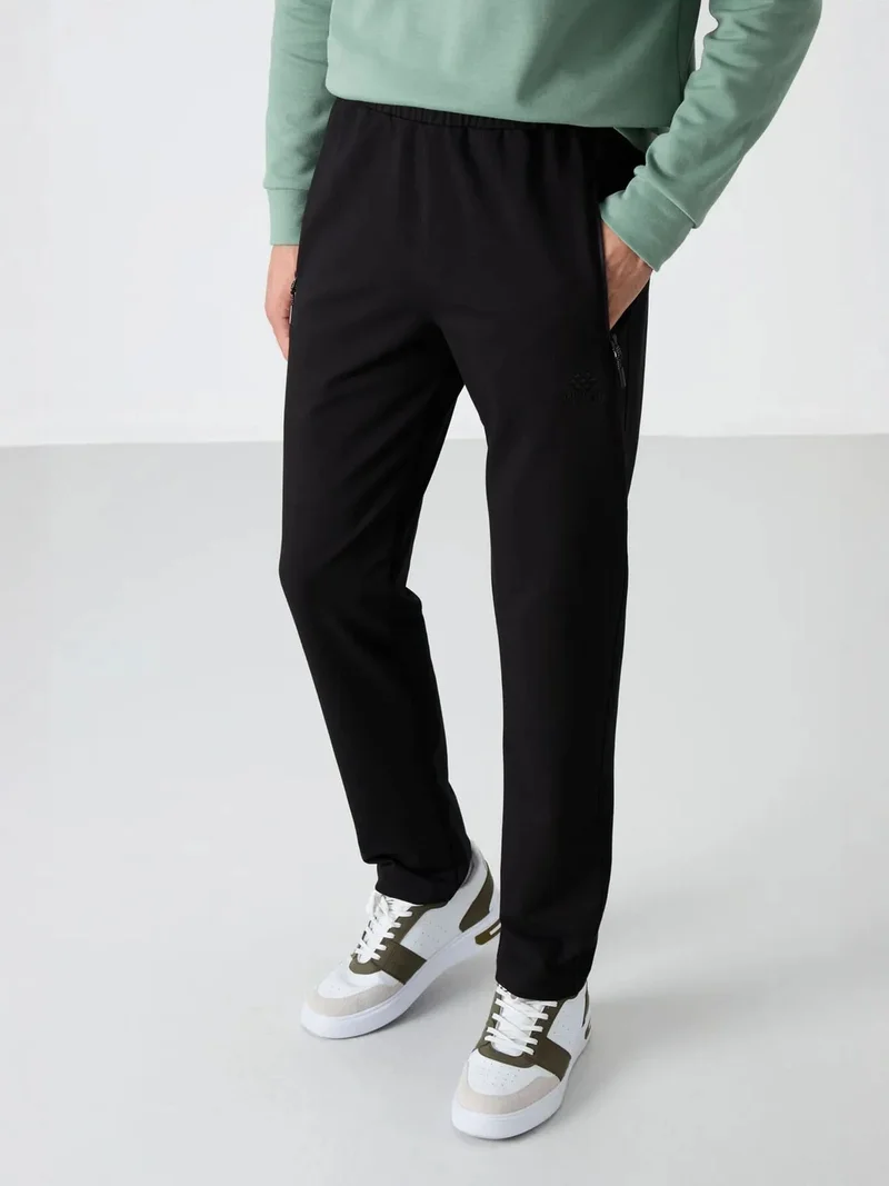 تومي لايف TOMMY Men's Regular Fit Straight-Leg Sweatpants