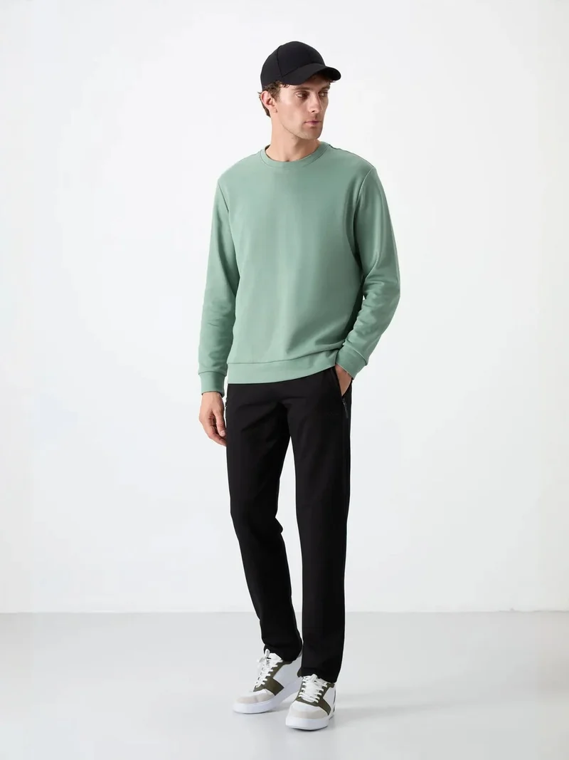 تومي لايف TOMMY Men's Regular Fit Straight-Leg Sweatpants