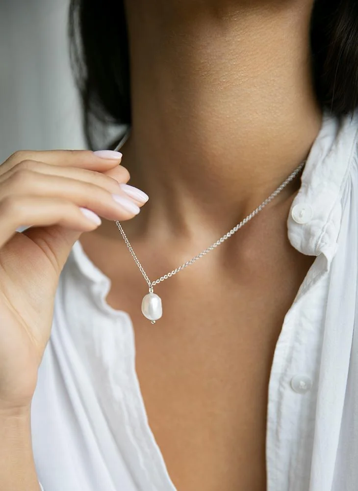 MOMNT Momnt Necklaces