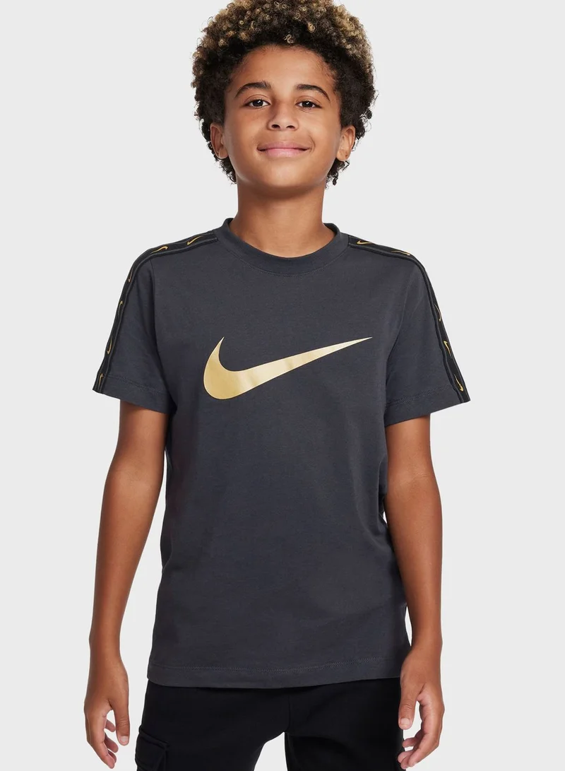 Nike Youth Nsw Repeat Swoosh T-Shirt