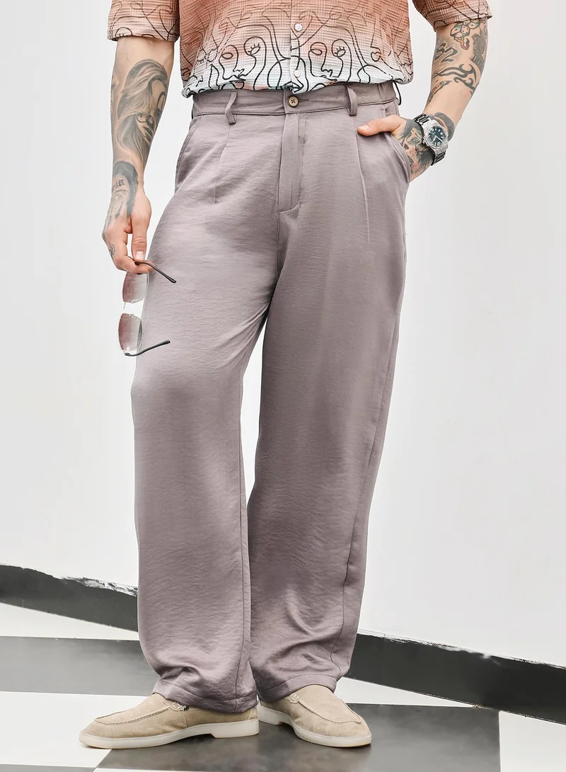 كامبوس سوترا Campus Sutra Men's Firewood Brown Creased-Pleated Straight Trousers | Mid-Rise , Straight Hem , Button Closure , Straight-Fit | Solid Creased | Polyester Blend Trouser For Casual Wear