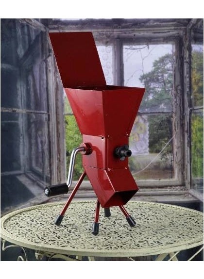 Kırsan Covered Handle Hazelnut Walnut Almond Cracker  - Image 1