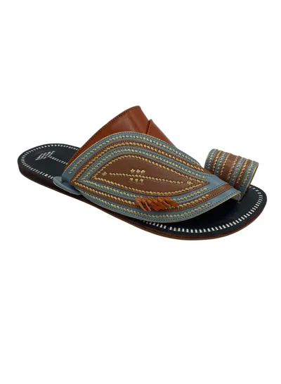 AL Fanoos Handcrafted heritage leather slippers
