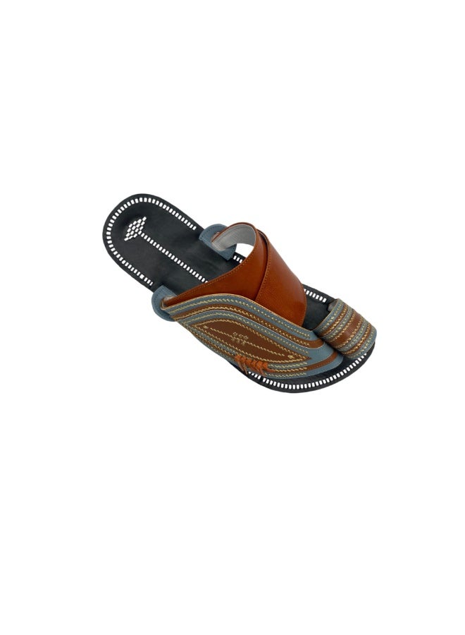 AL Fanoos Handcrafted heritage leather slippers  - Image 3