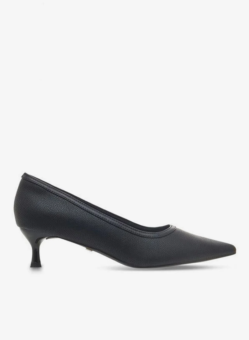 سيليست Women Textured Kitten Heel Shoes