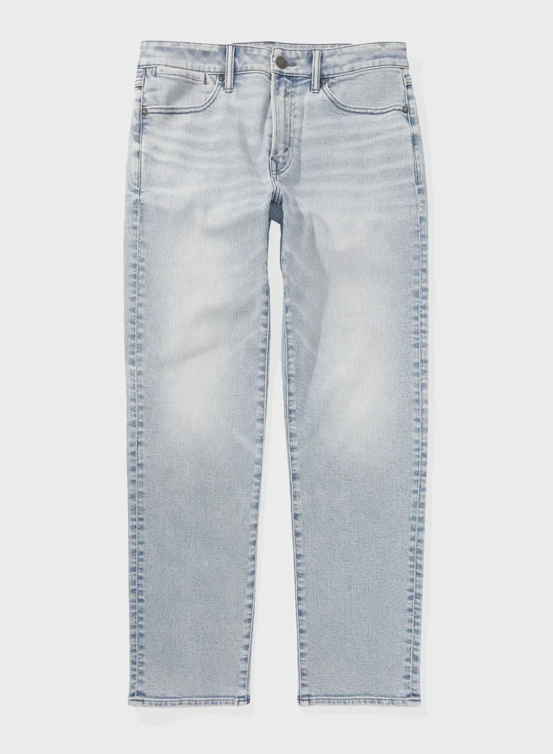 امريكان ايجل Light Wash Essential  Straight Fit Jeans