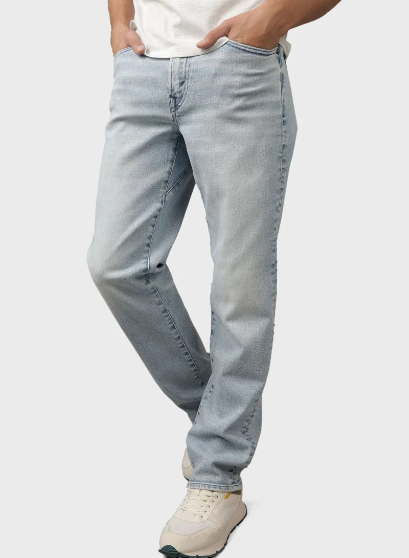 امريكان ايجل Light Wash Essential  Straight Fit Jeans