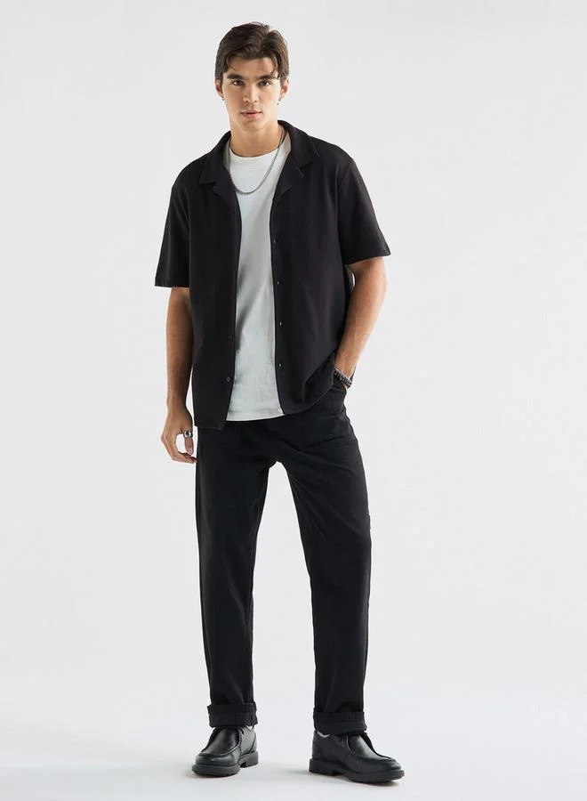 سبلاش فيڤ قميص بارز الملمس بياقة كامب وأكمام قصيرة