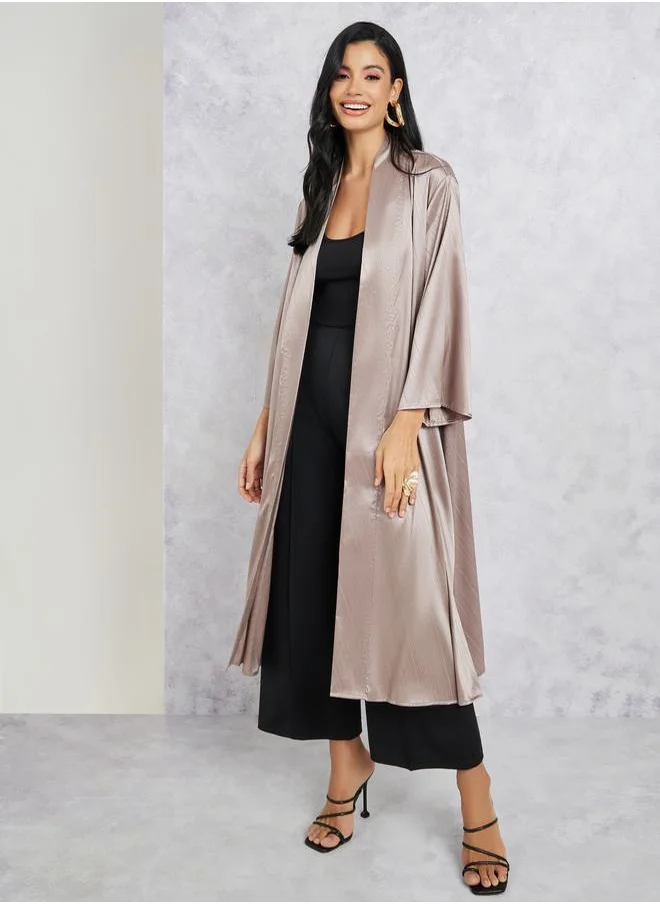 ستايلي Oversized Satin Jacquard Midi Kimono