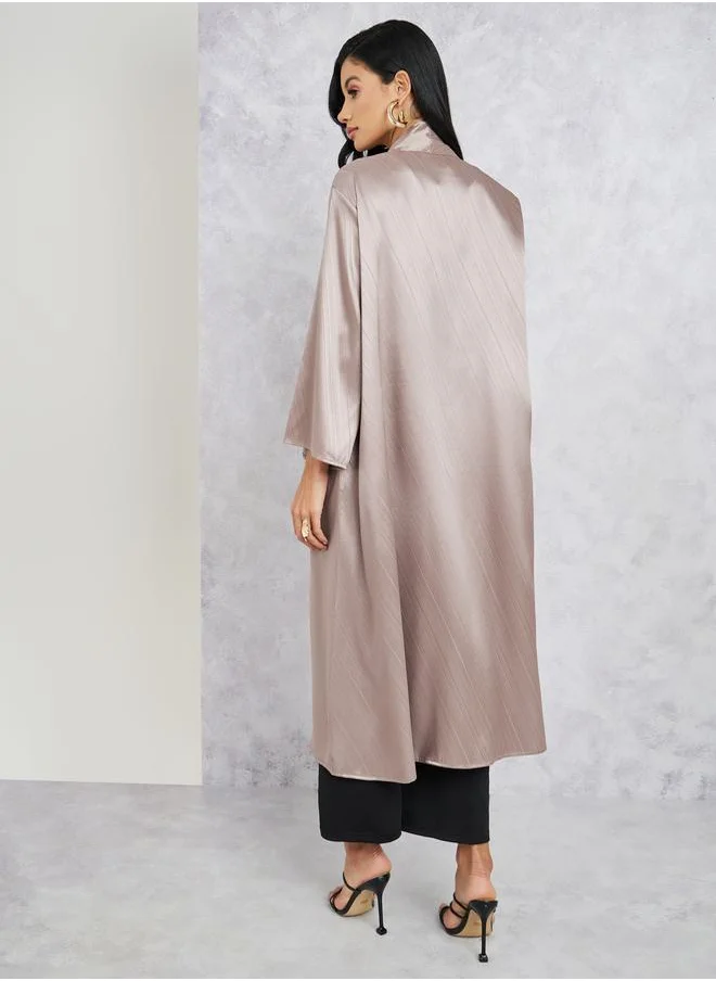 ستايلي Oversized Satin Jacquard Midi Kimono