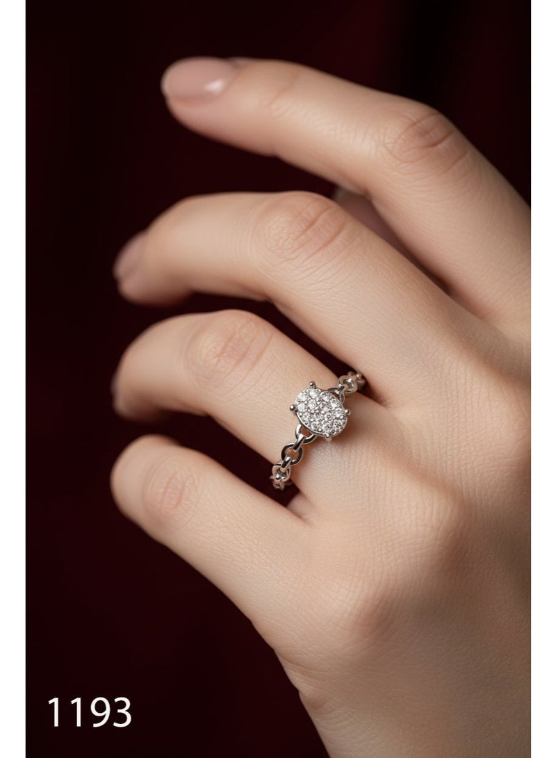 ثري دايموندز خاتم سلسلة فضي بيضاوي حصري للنساء - مطلي بالبلاتين والروديوم، حجر زركون لامع، تصميم سلسلة أنيق بأحجام متعددة - Image 1