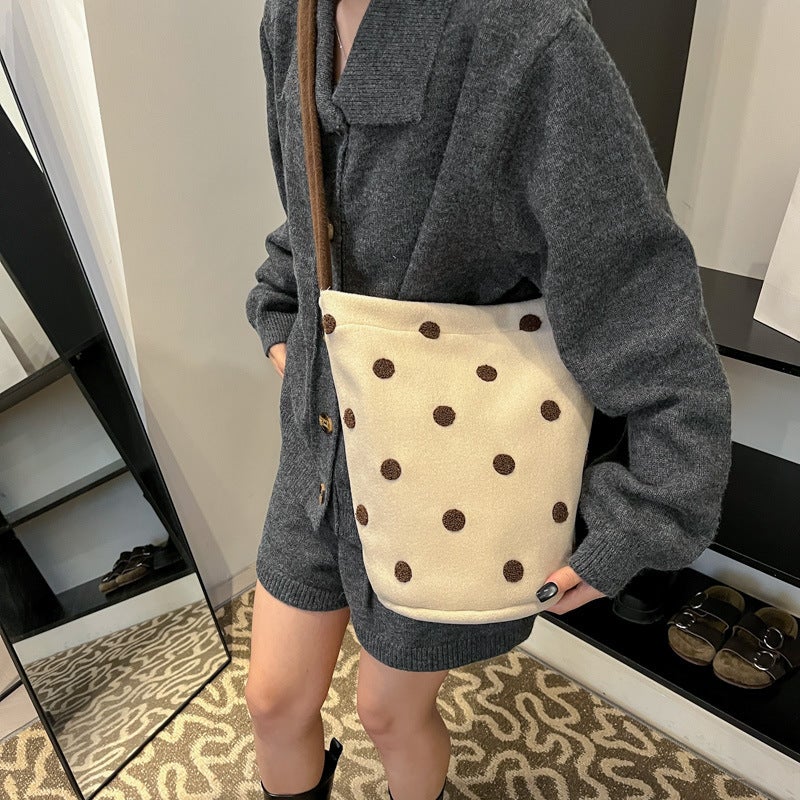 Plush Bag Women'S Bag 2024 Winter Trendy Fashion Polka Dot Shoulder Bag Large Capacity Commuter Bucket Bag - Image 4