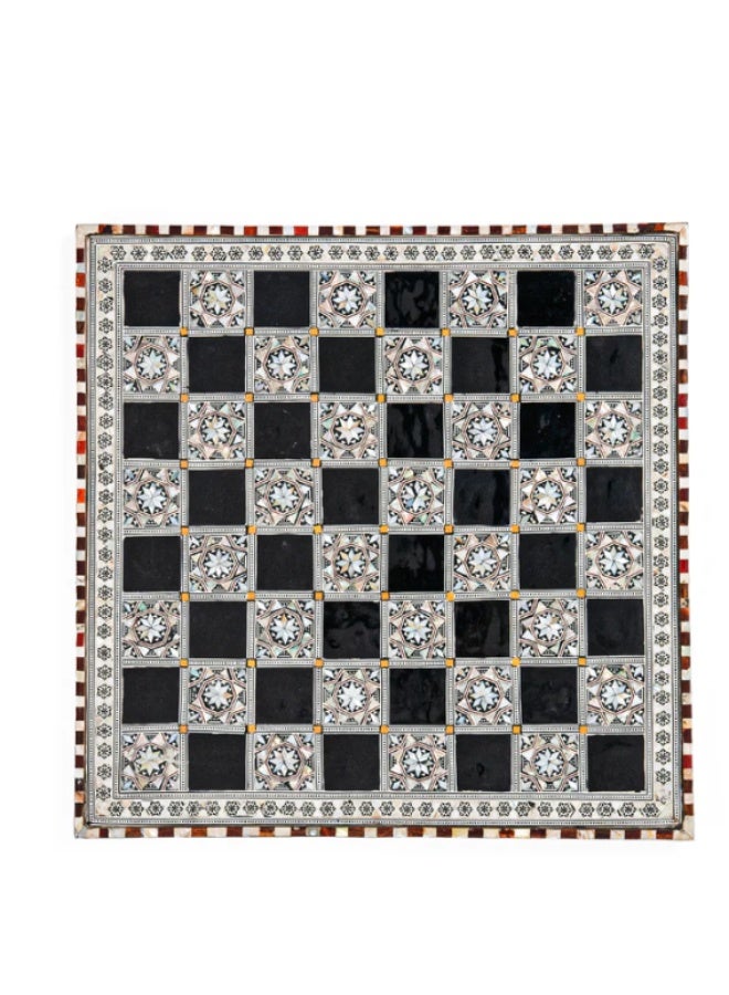 لوح شطرنج فاخر مطعّم بالصدف والحجر الأسود – تصميم عربي تراثي يدوي 40 ×40 سنتي
