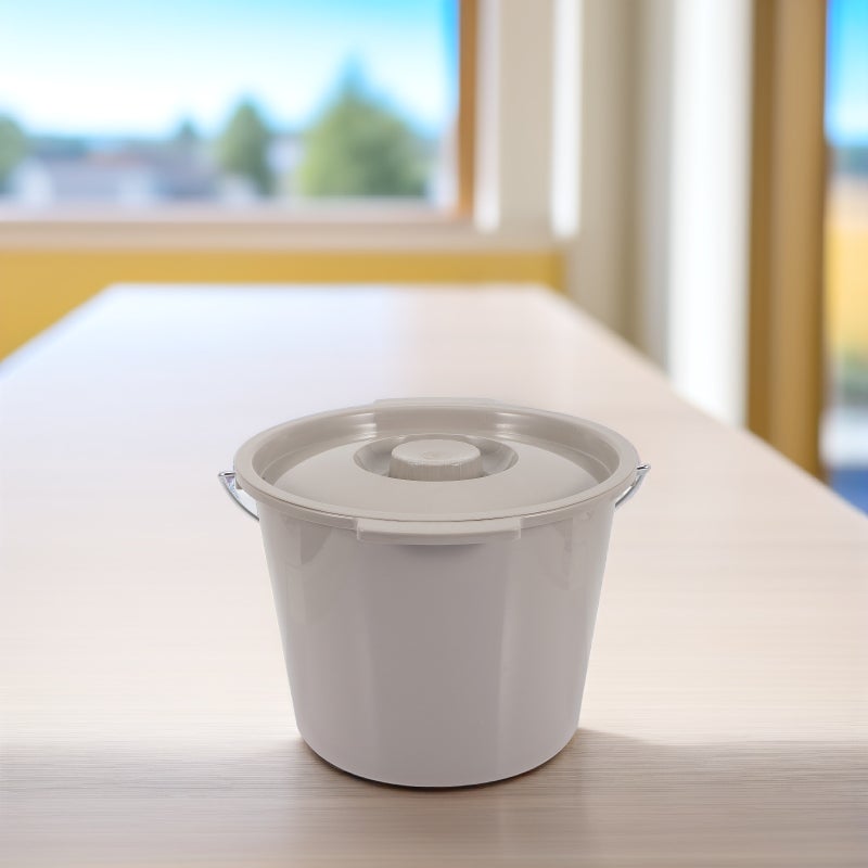 Portable Chamber Pot Convenient Urinal Pot Elderly Spittoon With Lid - Image 4