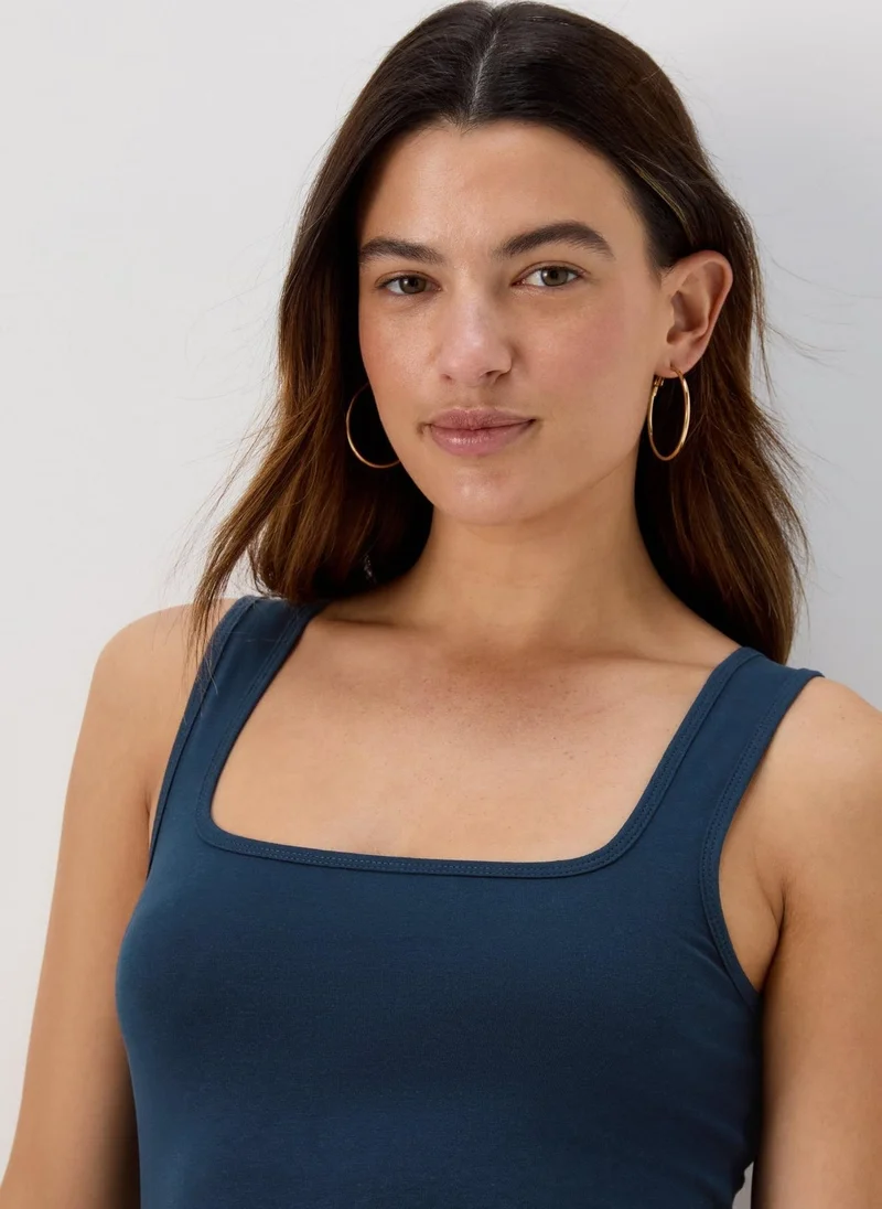 ماتلان فيست قصير كحلي