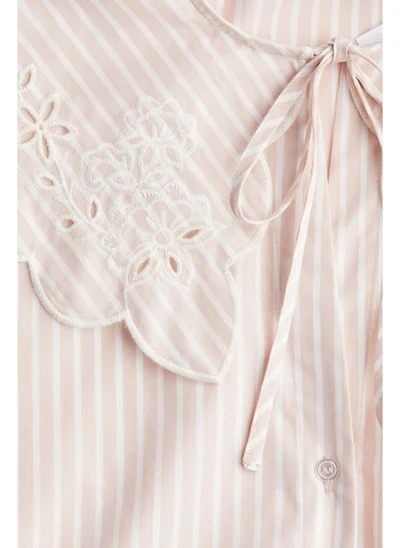 اتش اند ام Embroidered Peter Pan-collared blouse