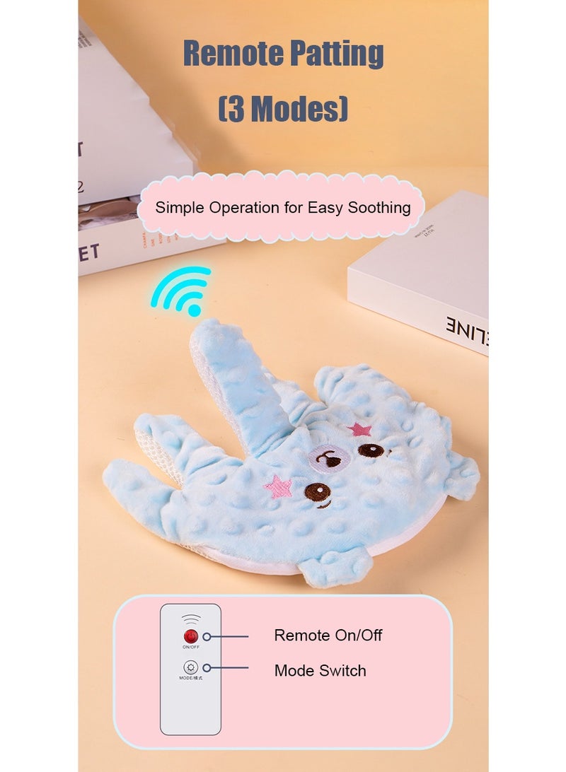 وسادة يد مهدئة للرضع - قفاز وقائي من الانزعاج مع تقنية التربيت الكهربائي، مساعد نوم علمي للأطفال (مصمم بحجم كف اليد - هادئ ومؤهل بشهادة الهيئة الخليجية) - الدب الأزرق - Image 4