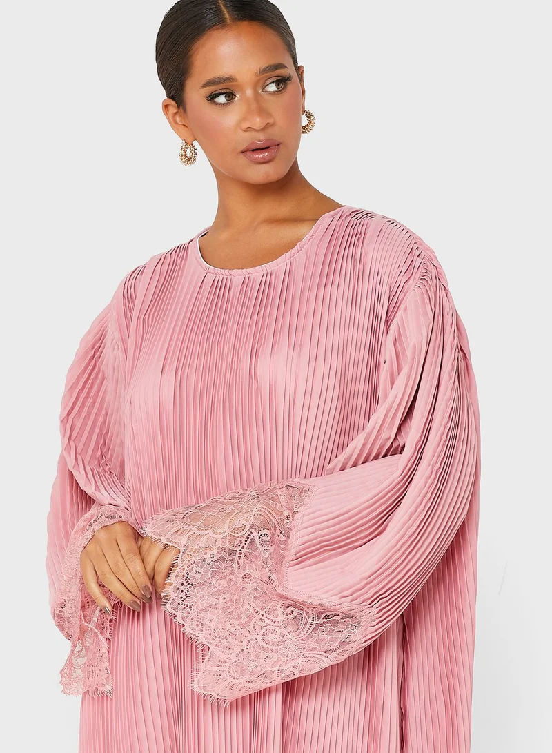 Khizana Pleated Detail Abaya With Sheila