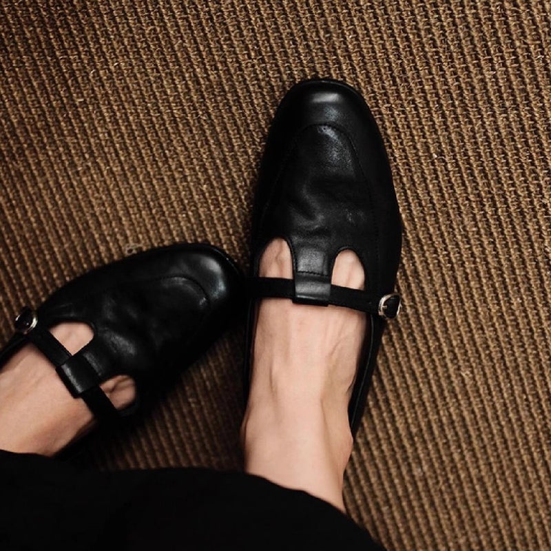 Women's Vintage Loafer Shoes - Sheepskin Lining, Round Toe, T-Strap, Flat Heel - Image 3