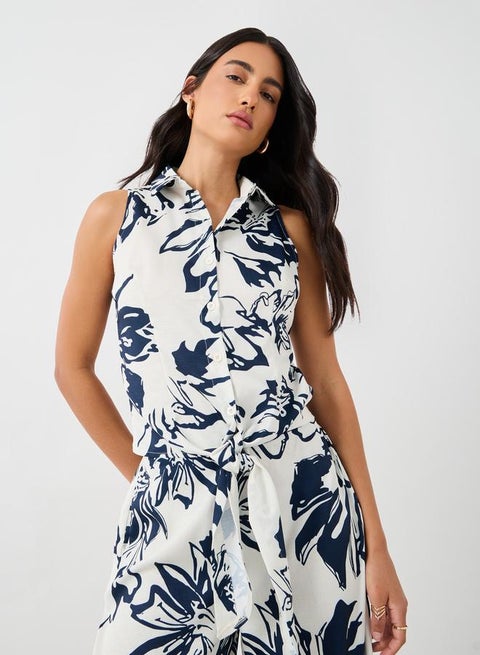 قميص ستايلي بدون أكمام بياقة منتجع وتفاصيل ربط