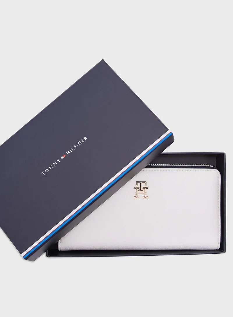 TOMMY HILFIGER Essential Large Clutch