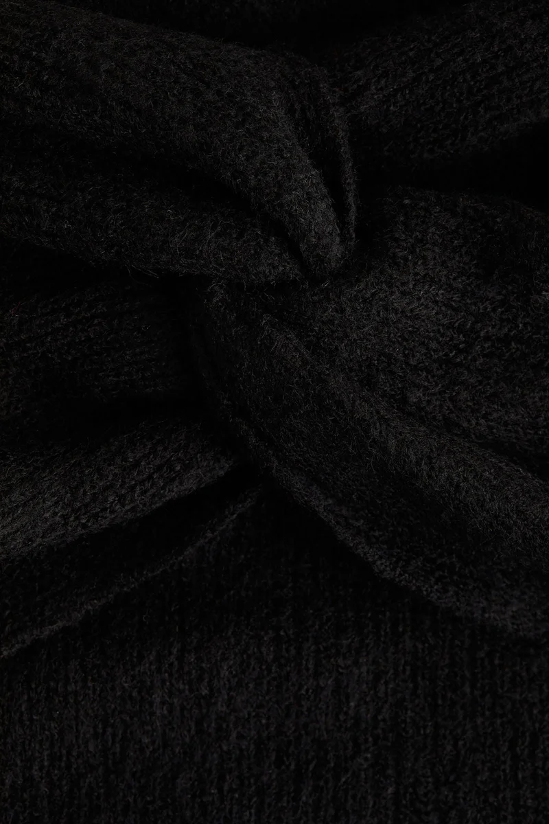 H&M Off-the-shoulder jumper