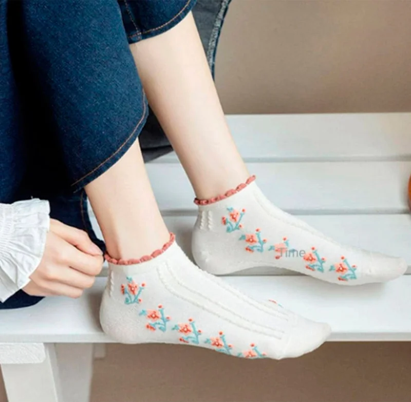 اسينتي Black Women Socks White Women Booties Summer Thin Socks Ankle Length Short Socks 5 Pairs