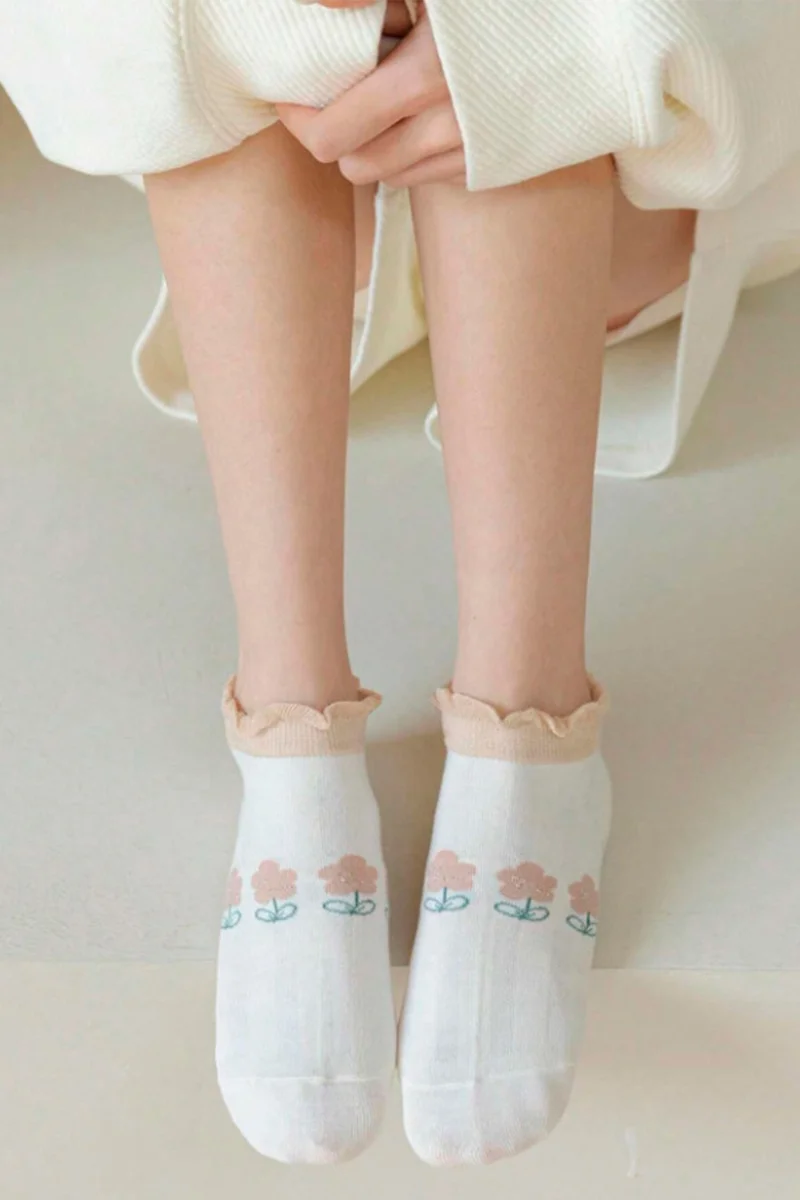 اسينتي Black Women Socks White Women Booties Summer Thin Socks Ankle Length Short Socks 5 Pairs