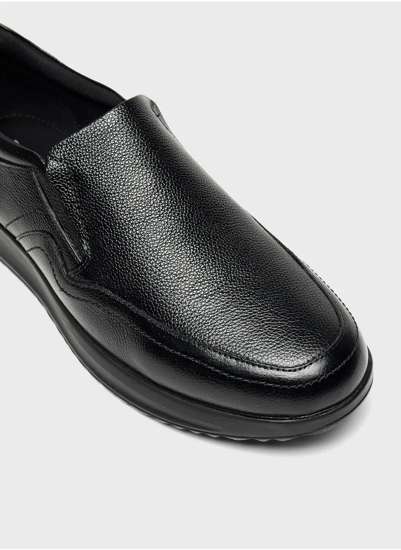 ال بي ال من شو اكسبرس Casual Slip Ons Shoes