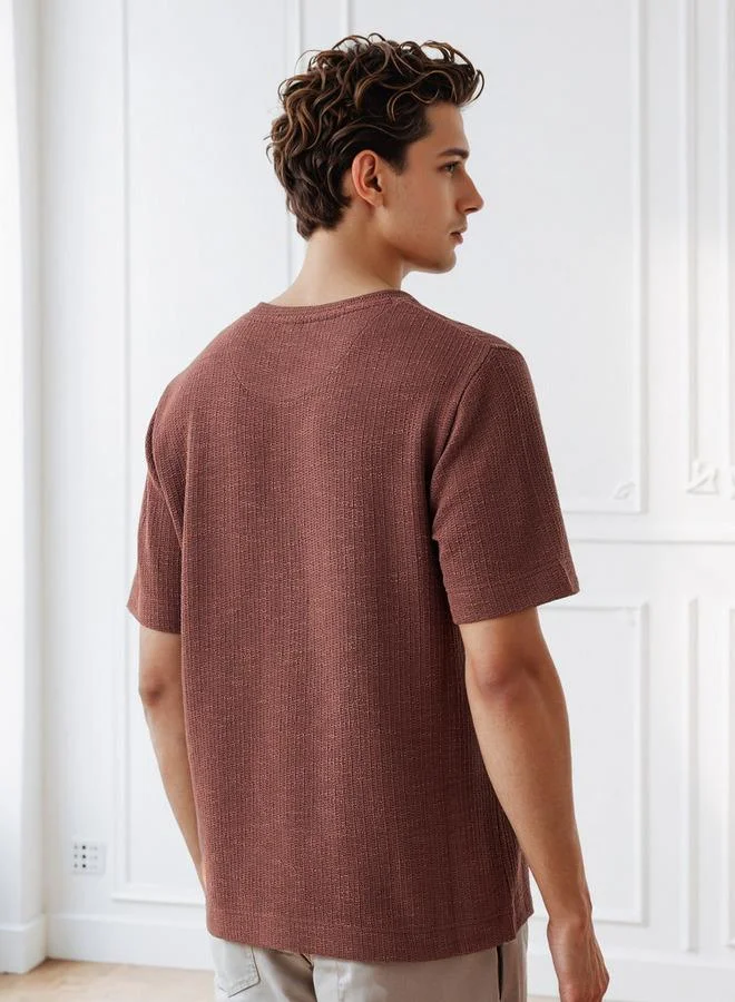 Iconic Iconic Men Regular Fit Crew Neck Short Sleeves Honeycomb Textured T-shirt