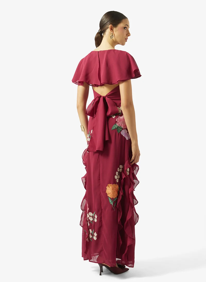 مايا Embroidered Cape Sleeve Maxi Dress