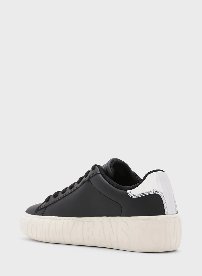TOMMY JEANS Essential Leather Low Top Sneakers