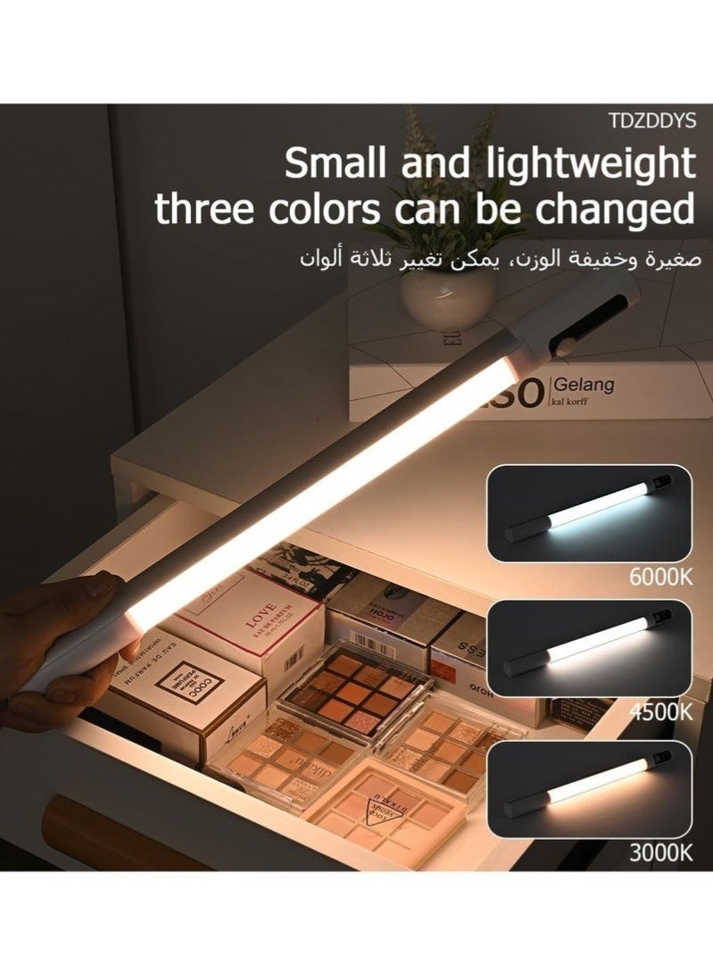 عربست مصابيح ليلية قابلة لإعادة الشحن مزودة بمستشعر حركة - إضاءة LED لاسلكية للخزائن مع خاصية التعتيم المغناطيسي وشاشة عرض رقمية - مثالية للمطبخ والسلالم وخزائن الملابس. - Image 4