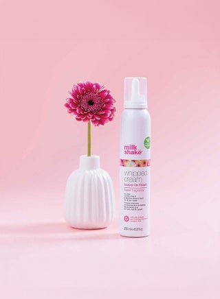 رغوة ترطيب الشعر بدون شطف مع كريمة مخفوقة - مرطب شعر نباتي مع مستخلص المورينغا و إنتيغريتي 41 للترطيب، اللمعان وحماية اللون، 200 مل - view 5