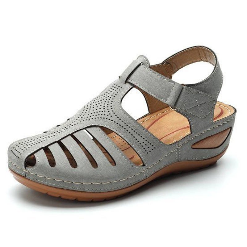 Foreign trade large size retro Baotou sandals women's summer new hole shoes thick bottom round head wedge octopus sandals black 43 - Image 5