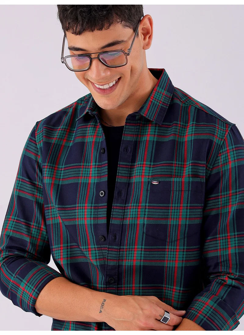 شركة المرآب الهندية Green Slim Fit Casual Checked Cutaway Collar Full Sleeves Cotton Shirt