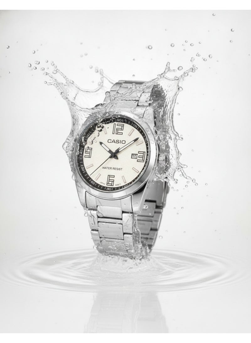 Casio Men's Analog Watch with Stainless Steel Bracelet and Date Display - Image 3