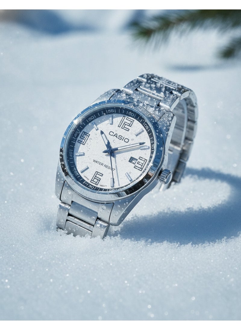 Casio Men's Analog Watch with Stainless Steel Bracelet and Date Display - Image 4