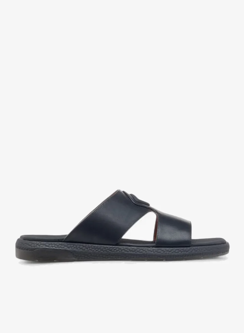 لو كونفورت صنادل رجالية بتفاصيل مقصوصة سهلة الارتداء