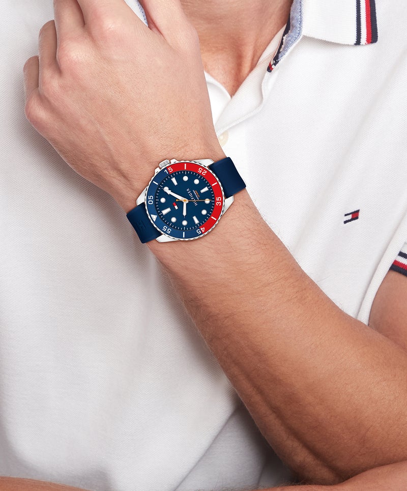 TOMMY HILFIGER ساعة يد رجالية دائرية تناظرية من الفولاذ المقاوم للصدأ مع علبة من الألمنيوم الأزرق والأحمر - Image 4