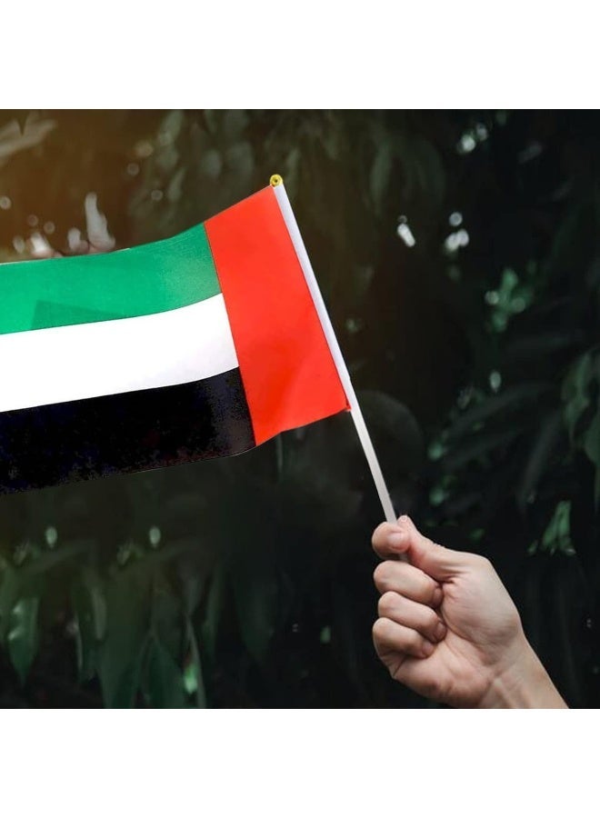 الترجمة العربية: لافتة أعلام الإمارات - 50 قطعة 14×21 سم أعلام رايات لعيد الوطني الإماراتي، زينة متينة معلقة لعيد الوطني الإماراتي، يوم العلم، فعاليات المدارس، وزينة المنزل والحفلات الخارجية - Image 5